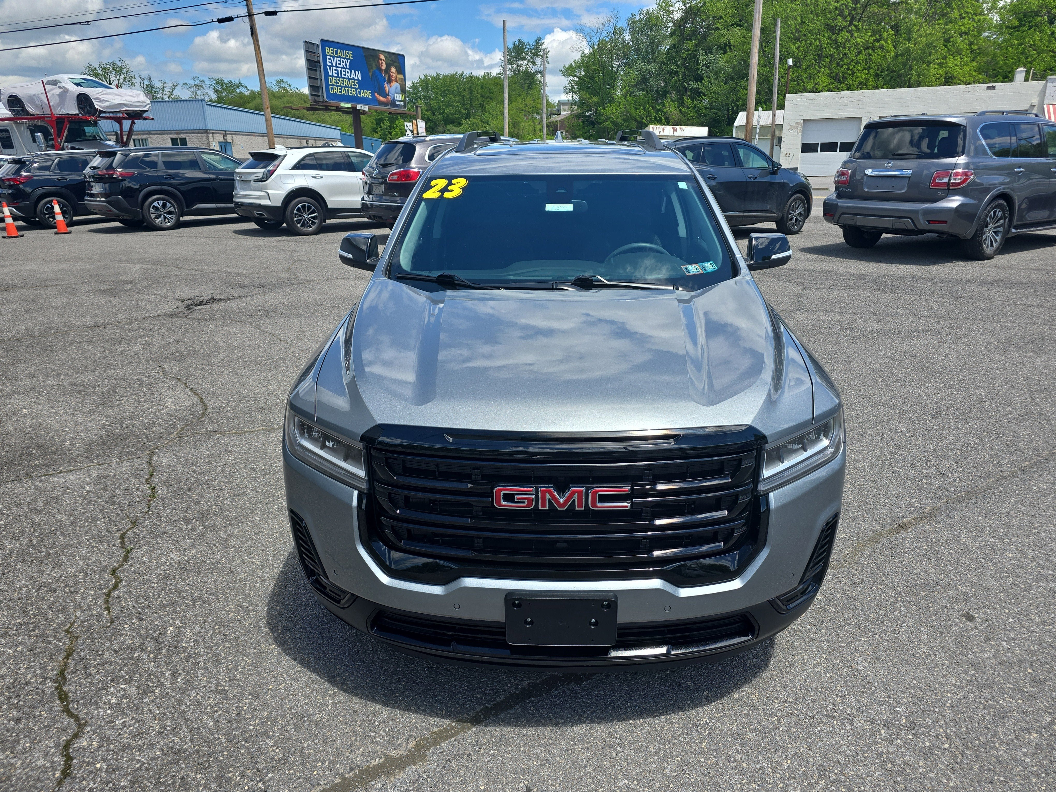 2023 GMC Acadia SLE