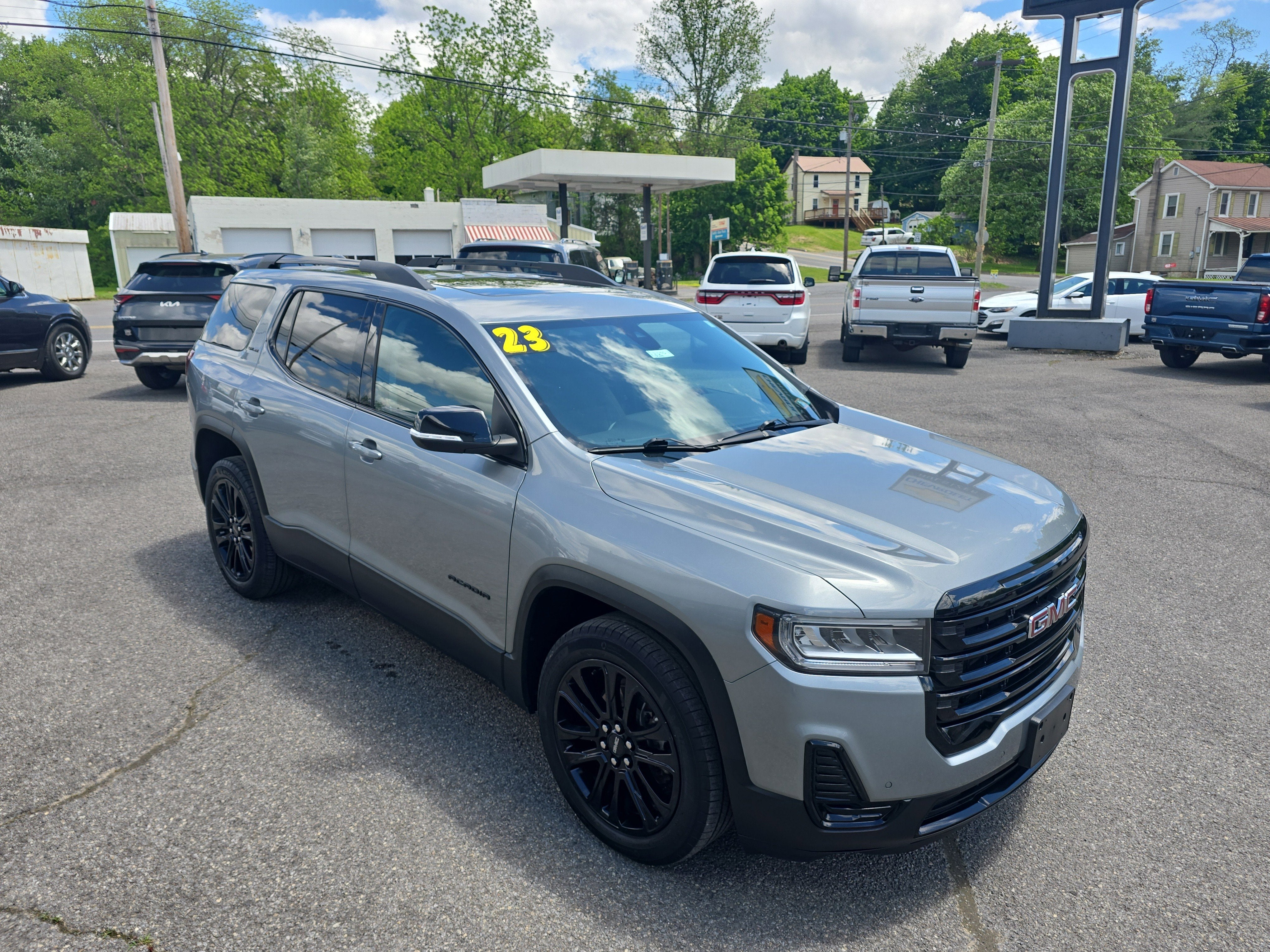 2023 GMC Acadia SLE