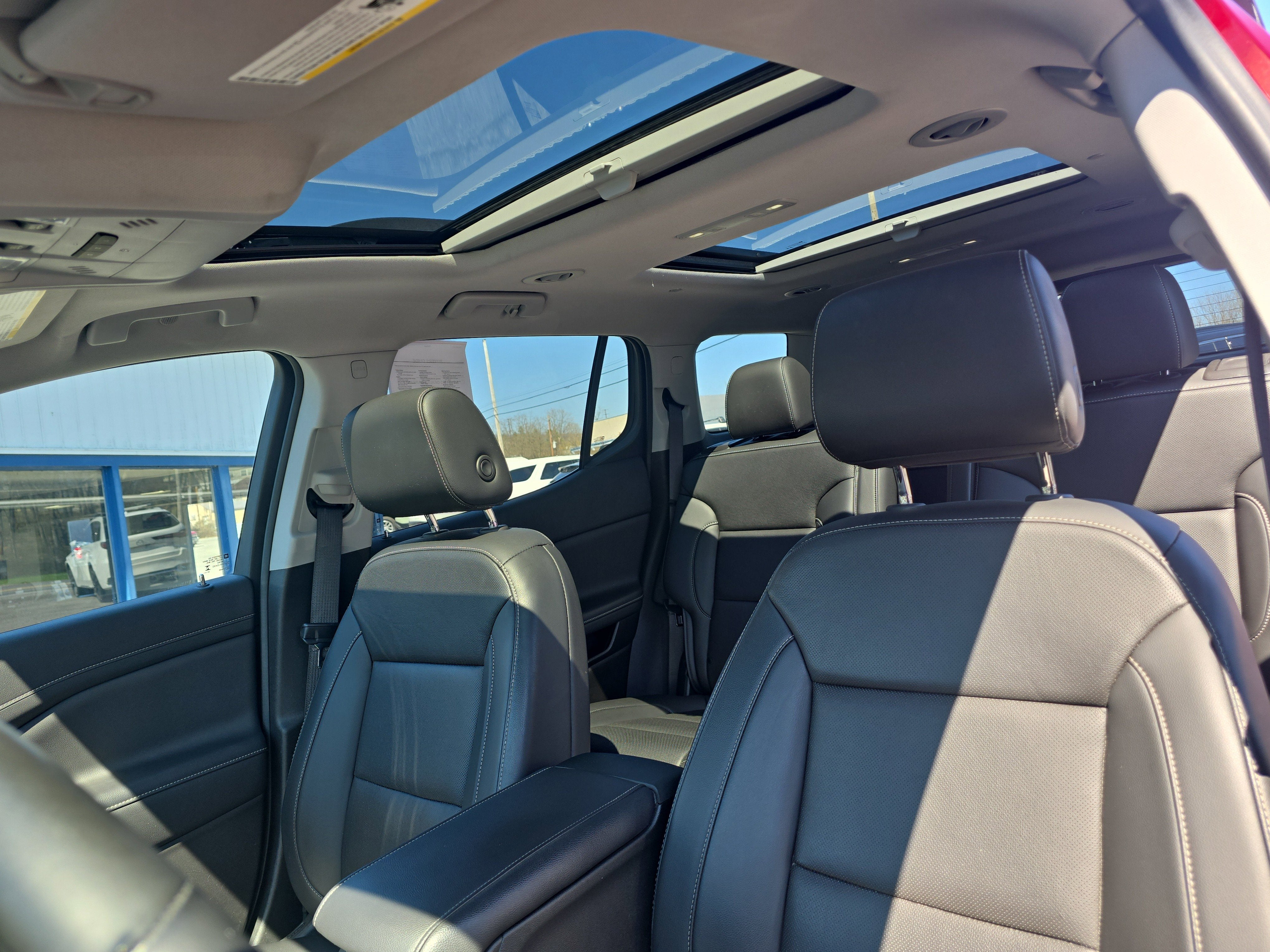 2023 GMC Acadia SLT
