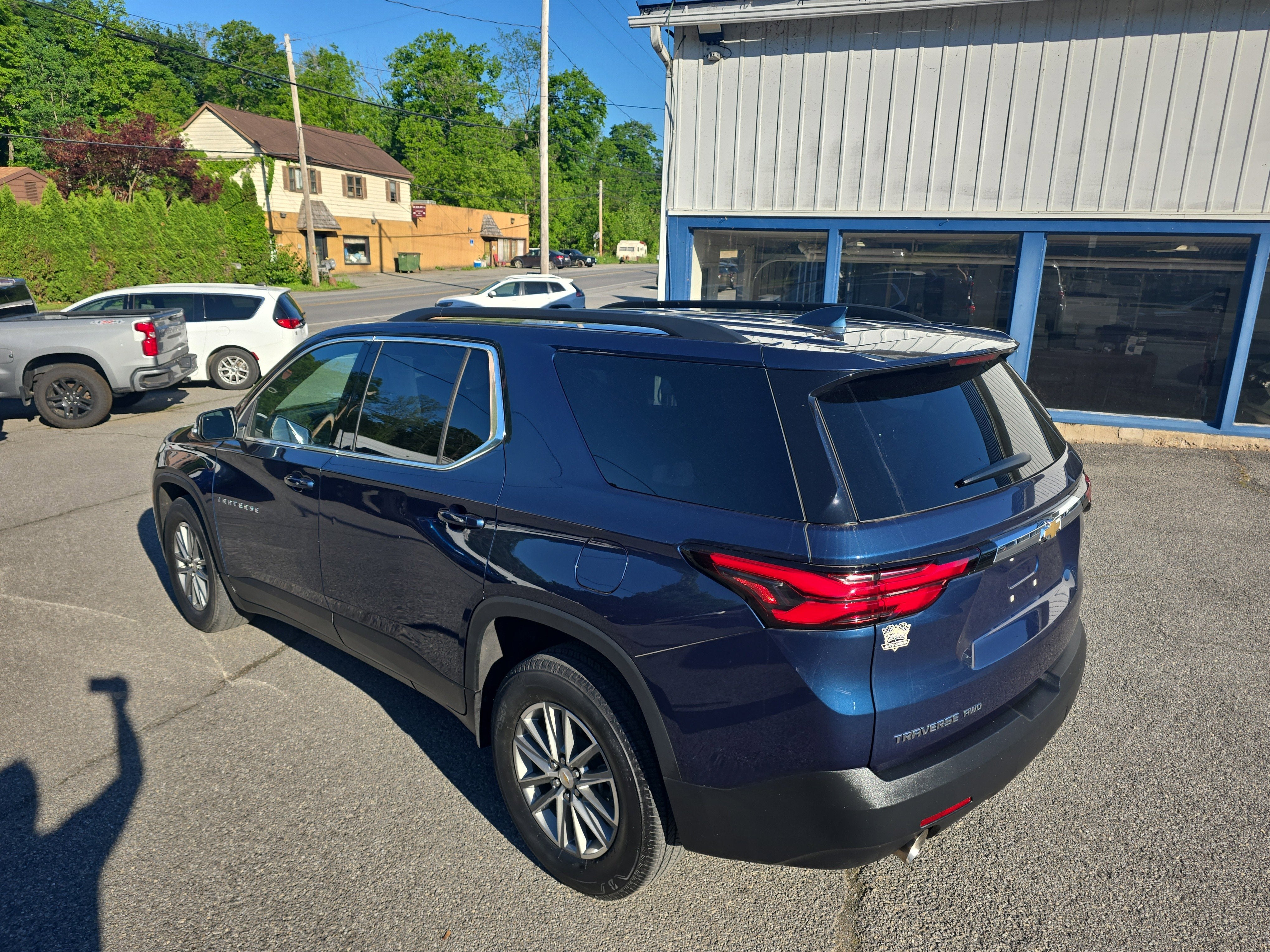 2023 Chevrolet Traverse LT Cloth