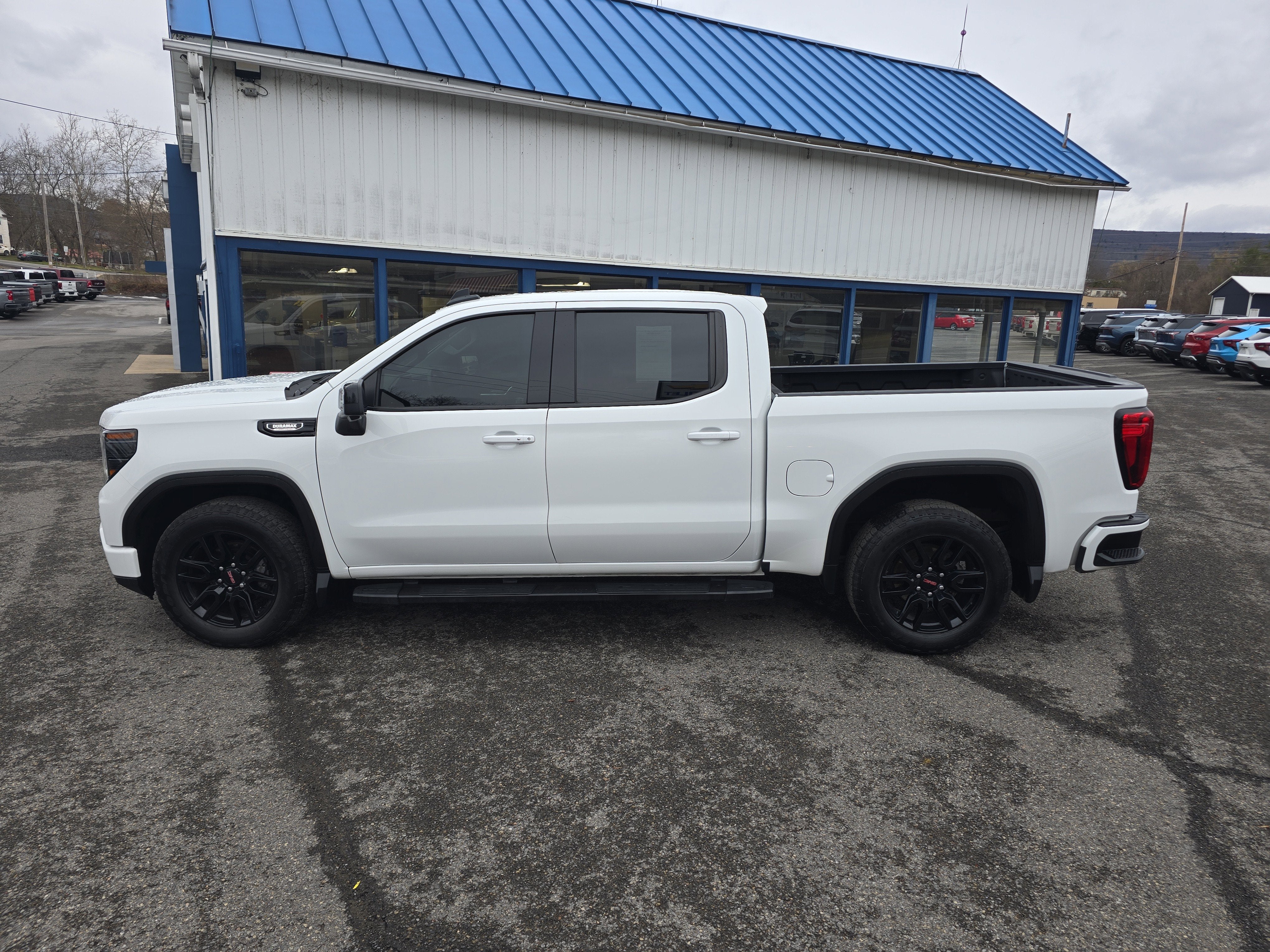 2024 GMC Sierra 1500 Elevation