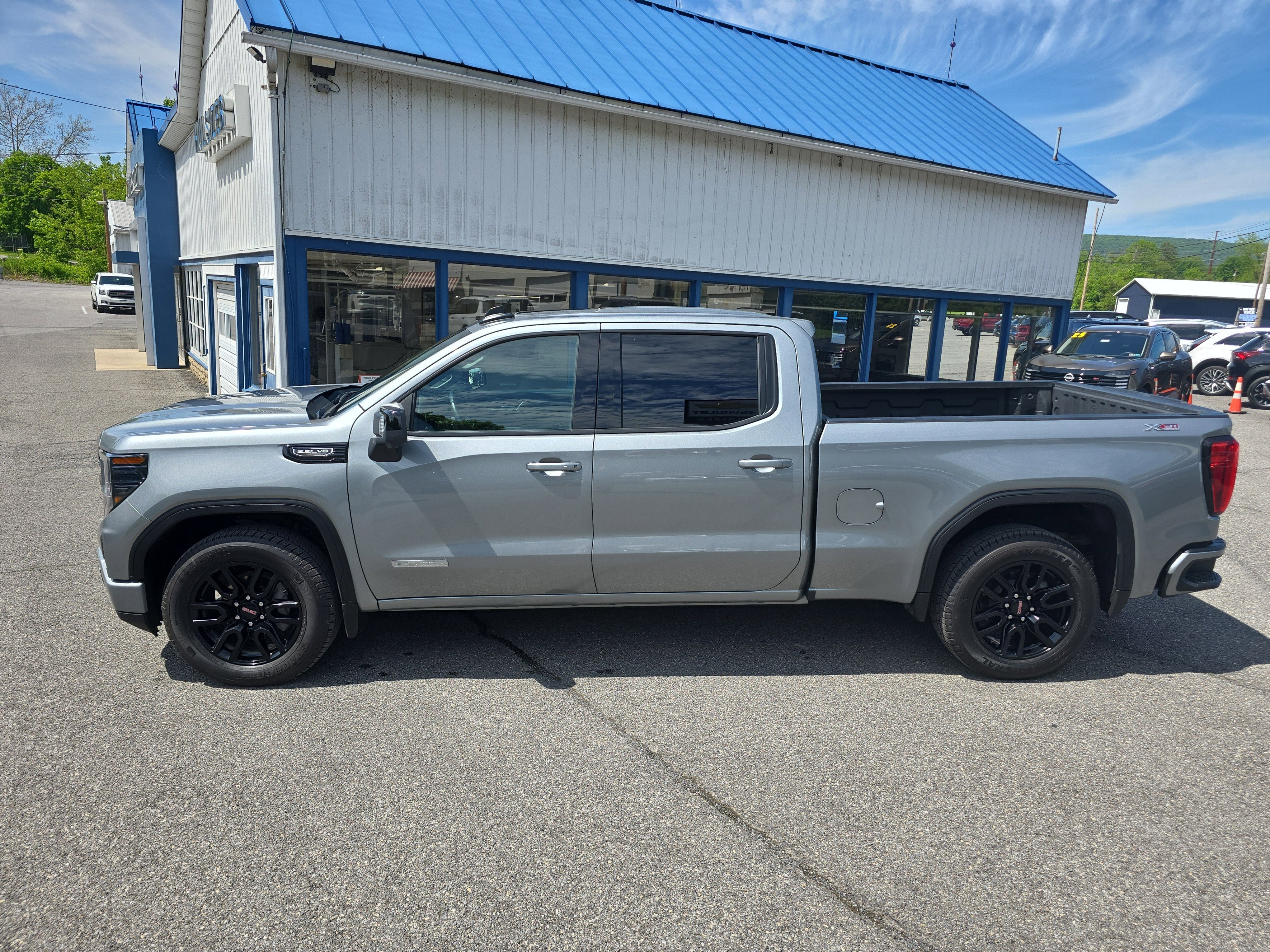 2025 GMC Sierra 1500 Elevation