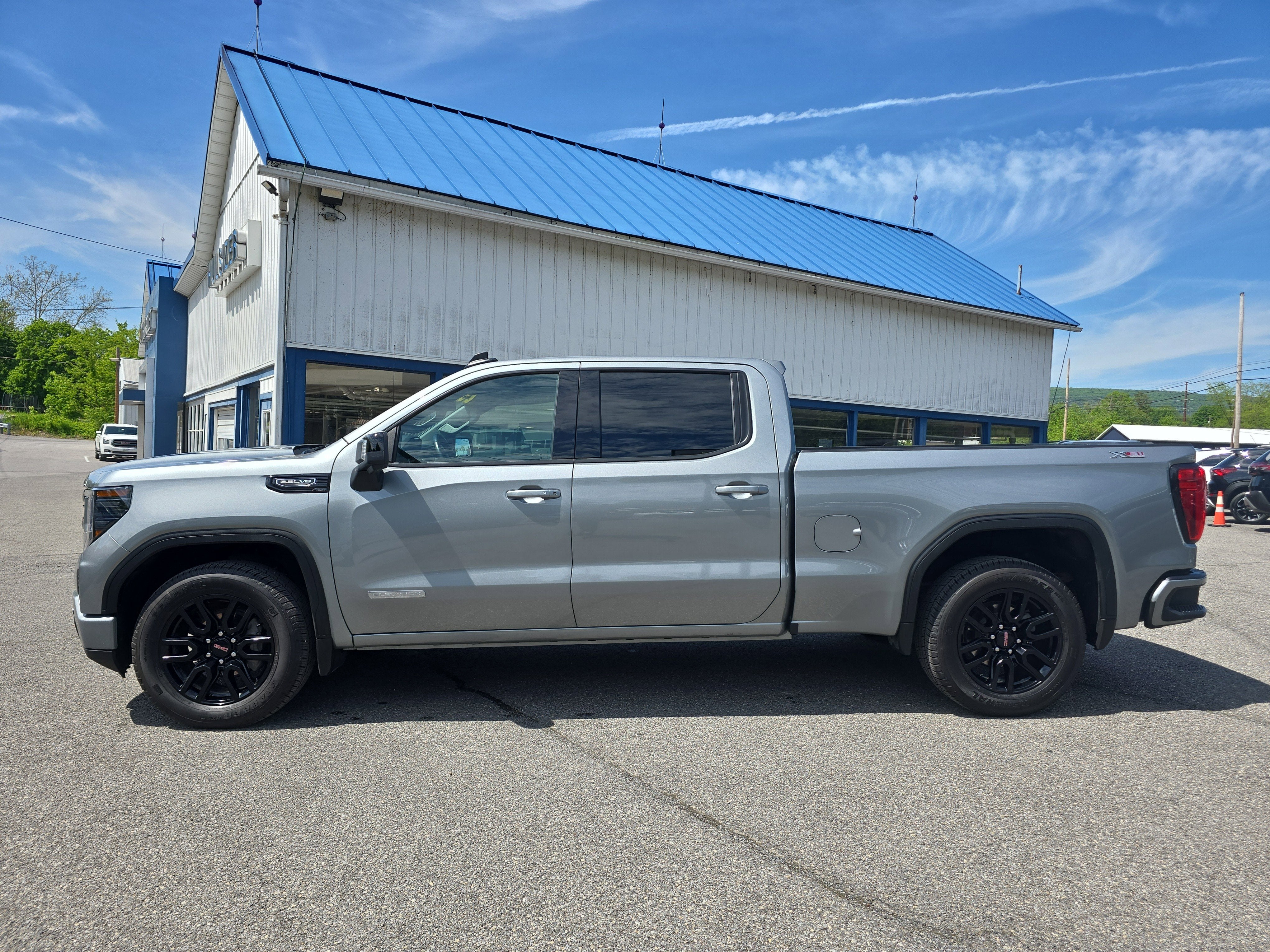 2025 GMC Sierra 1500 Elevation