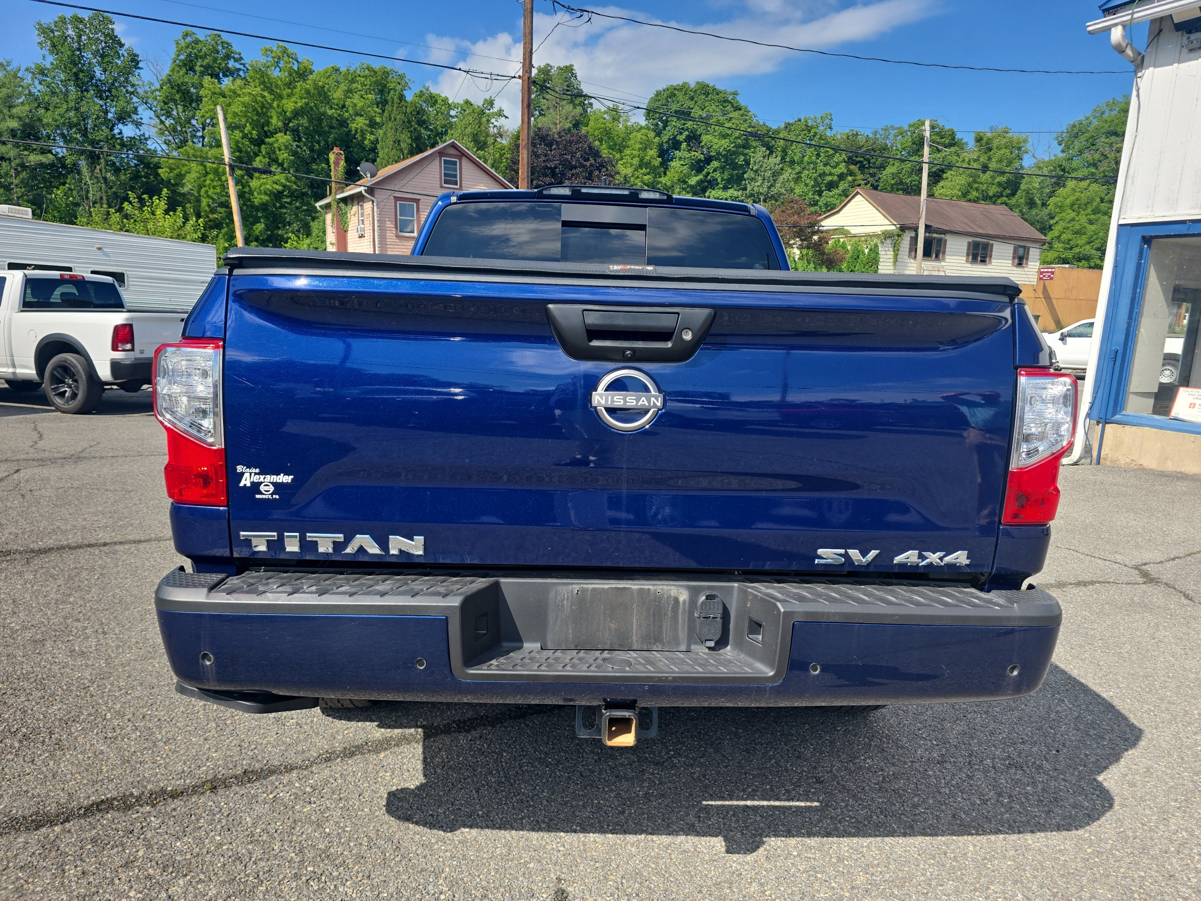 2024 Nissan TITAN Crew Cab SV 4x4