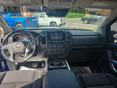 2024 Nissan TITAN Crew Cab SV 4x4