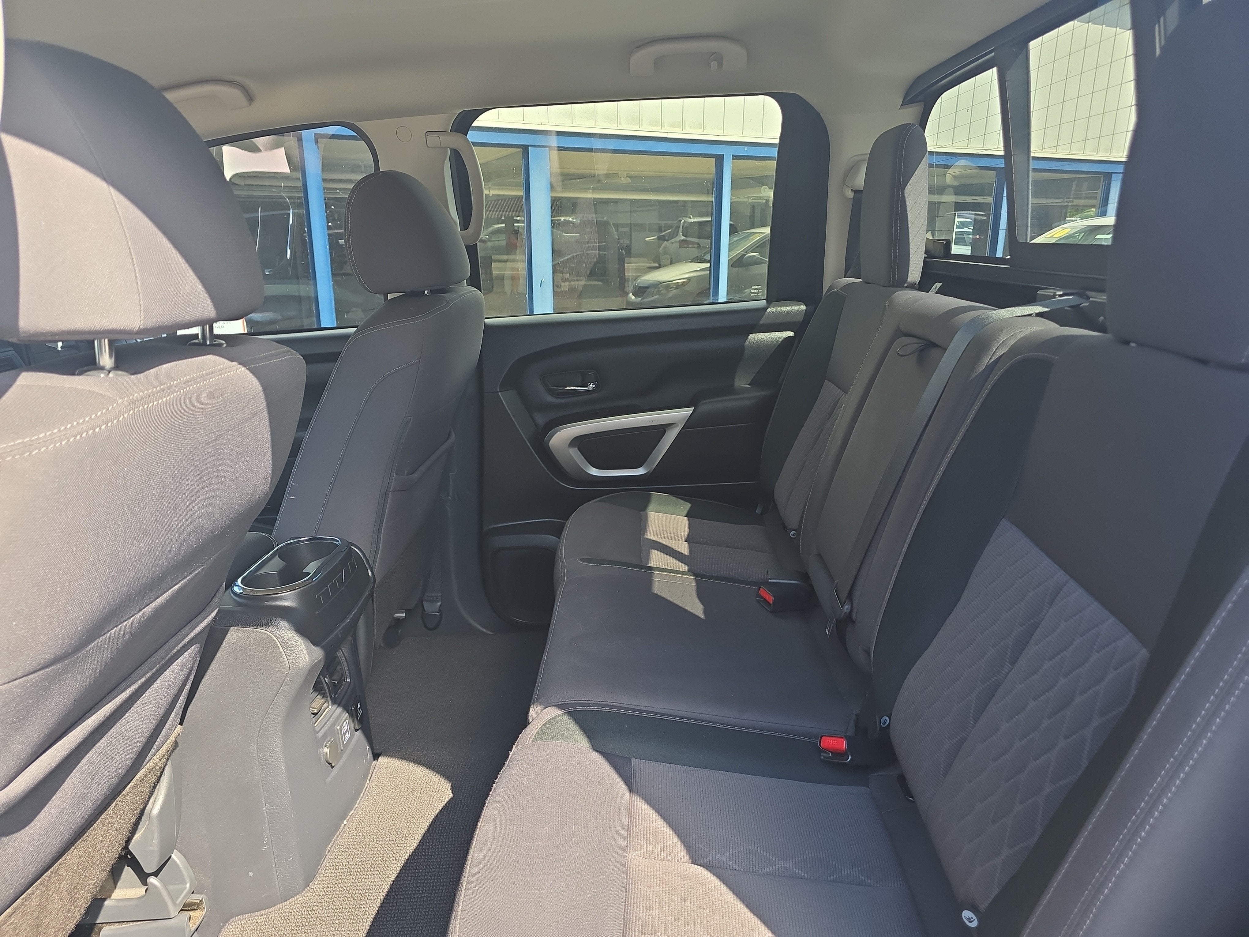 2024 Nissan TITAN Crew Cab SV 4x4