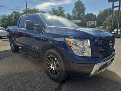 2024 Nissan TITAN Crew Cab SV 4x4