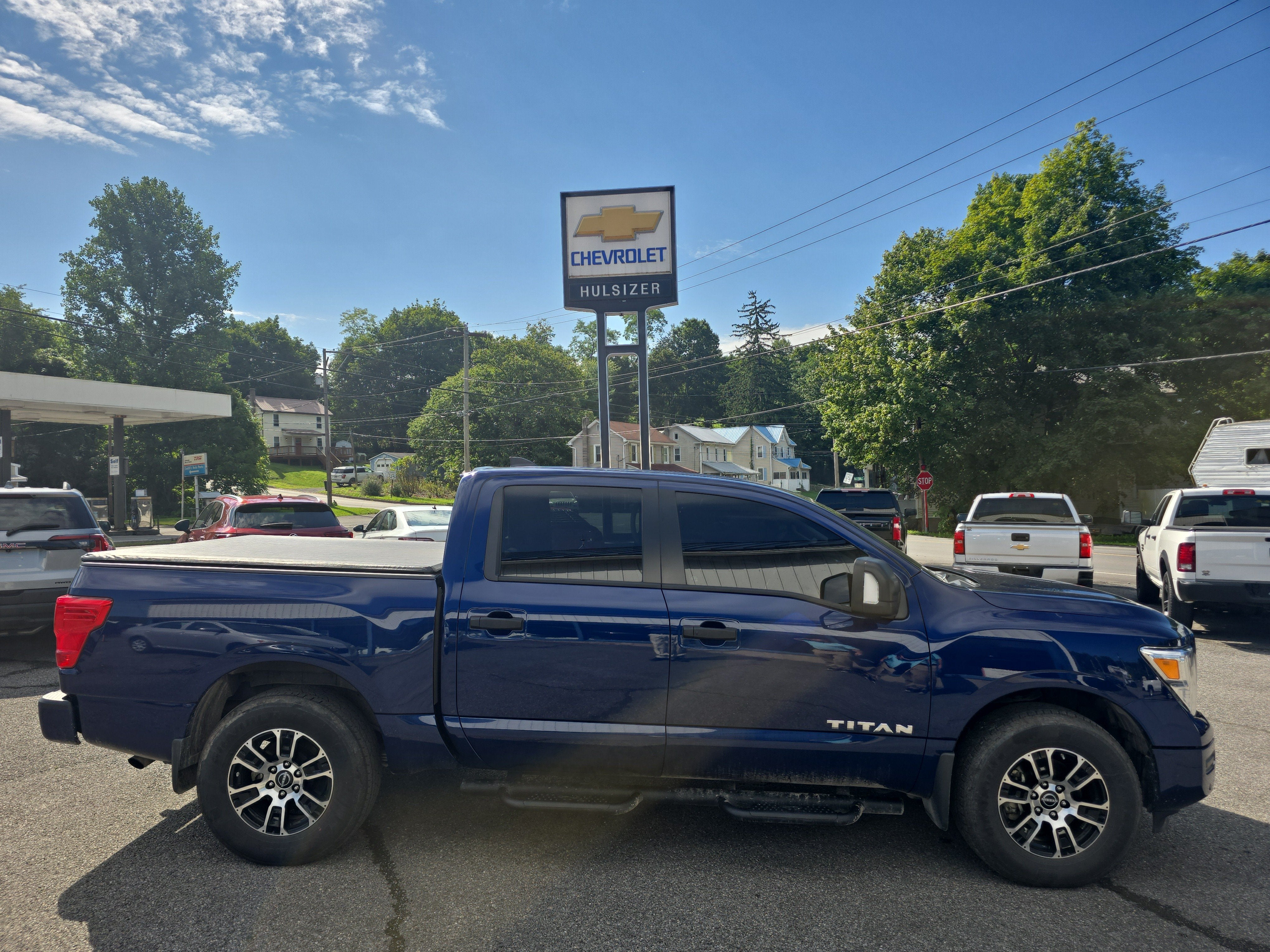 2024 Nissan TITAN Crew Cab SV 4x4