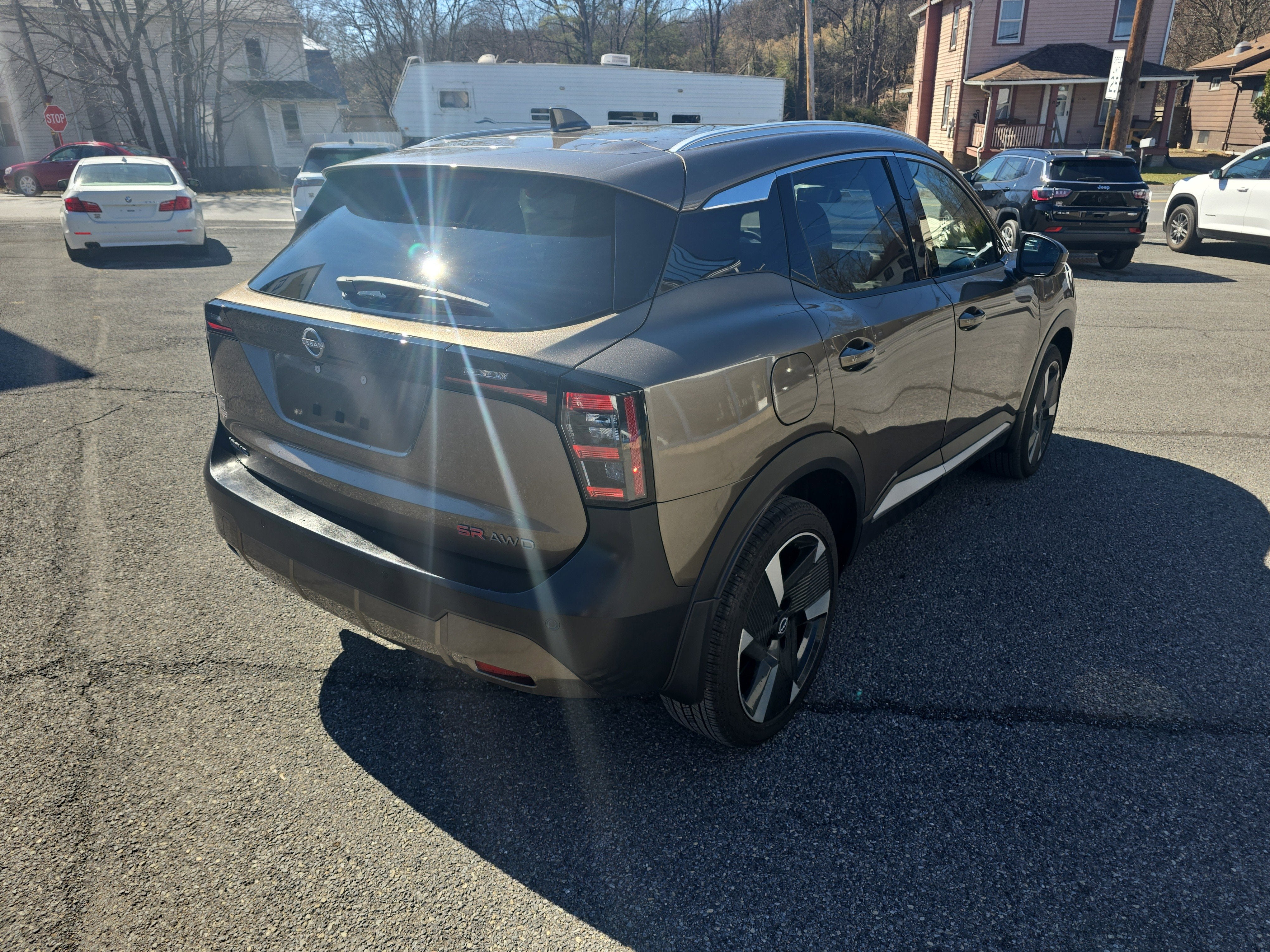 2025 Nissan Kicks SR