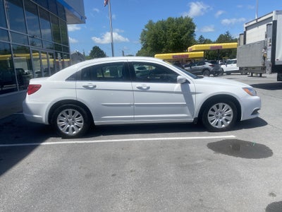 2014 Chrysler 200 LX