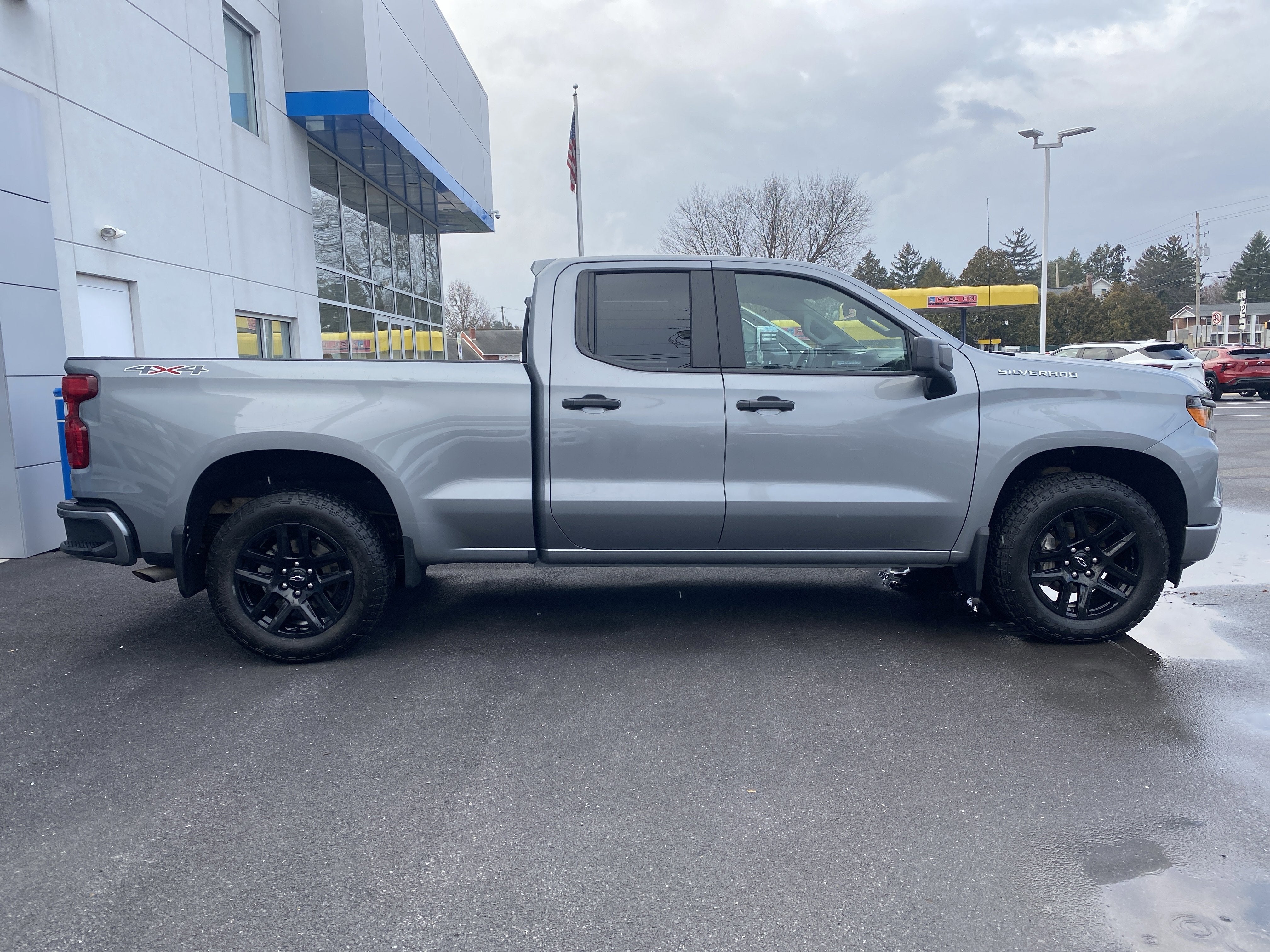 2023 Chevrolet Silverado 1500 Custom