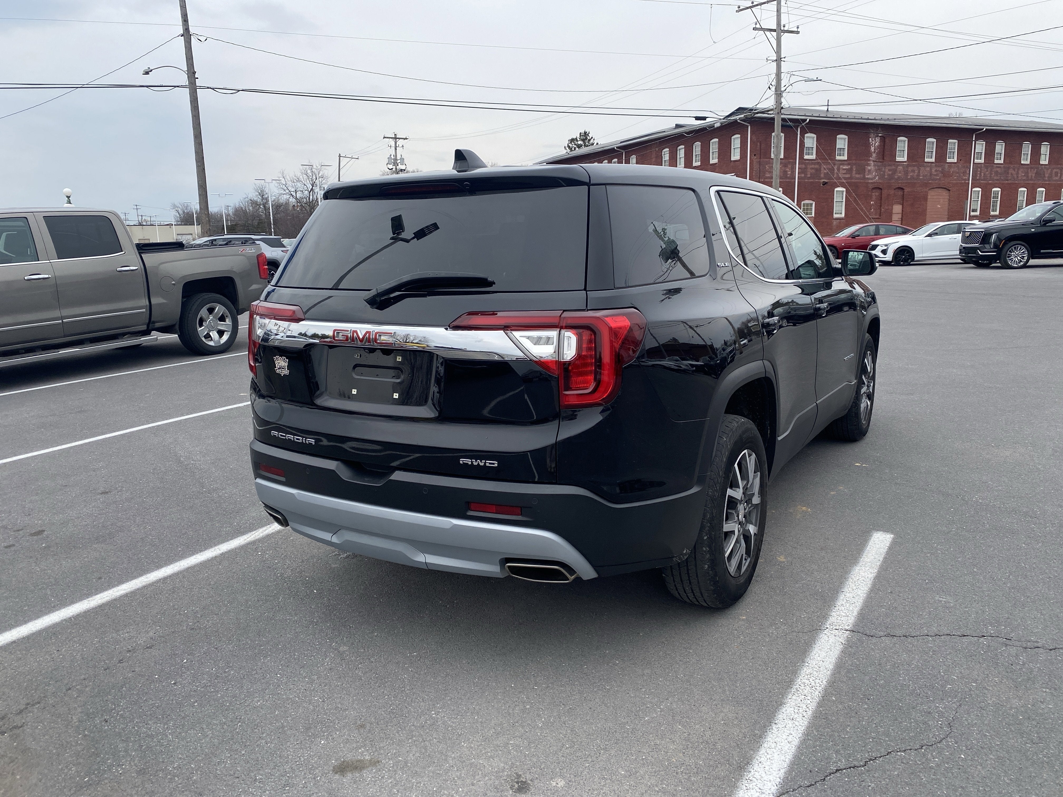 2023 GMC Acadia SLE