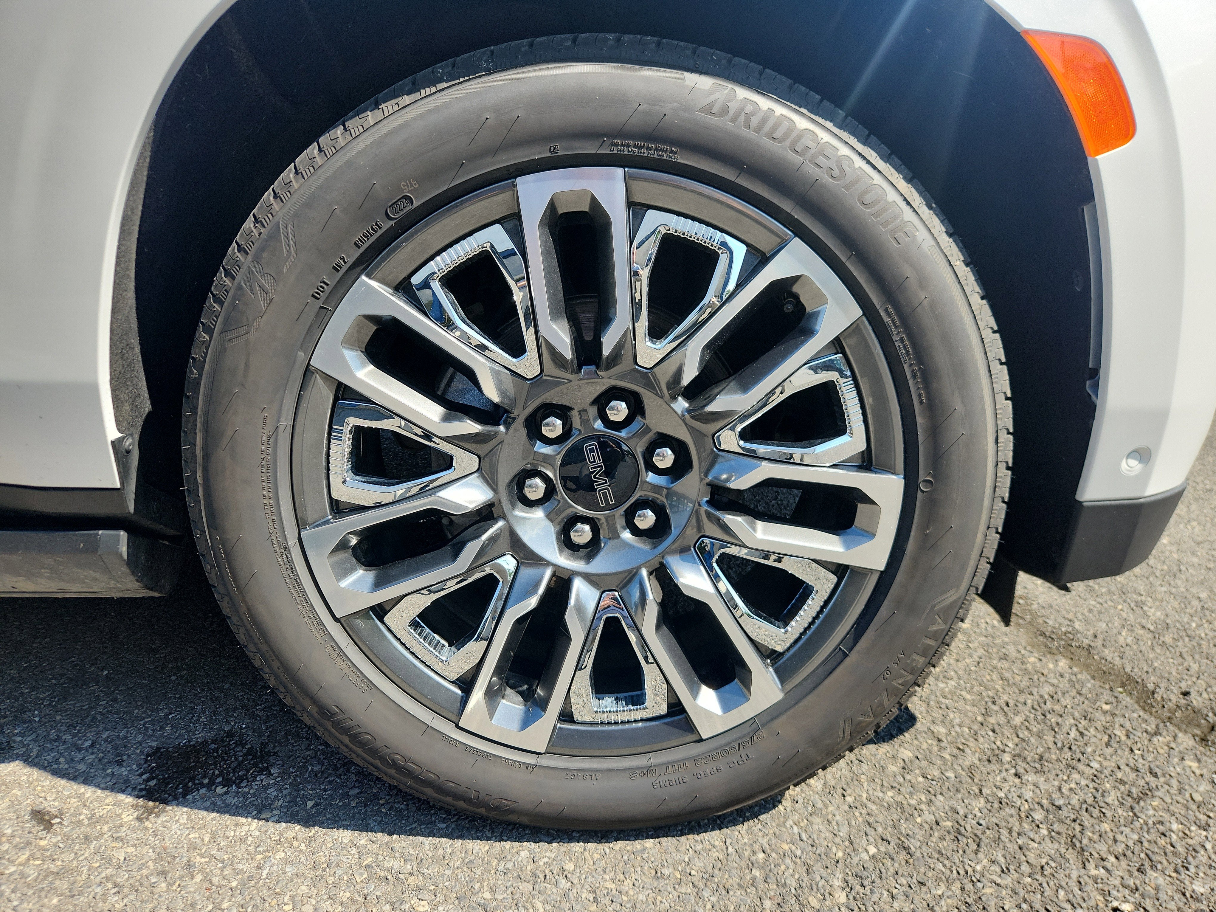 2024 GMC Yukon Denali Ultimate