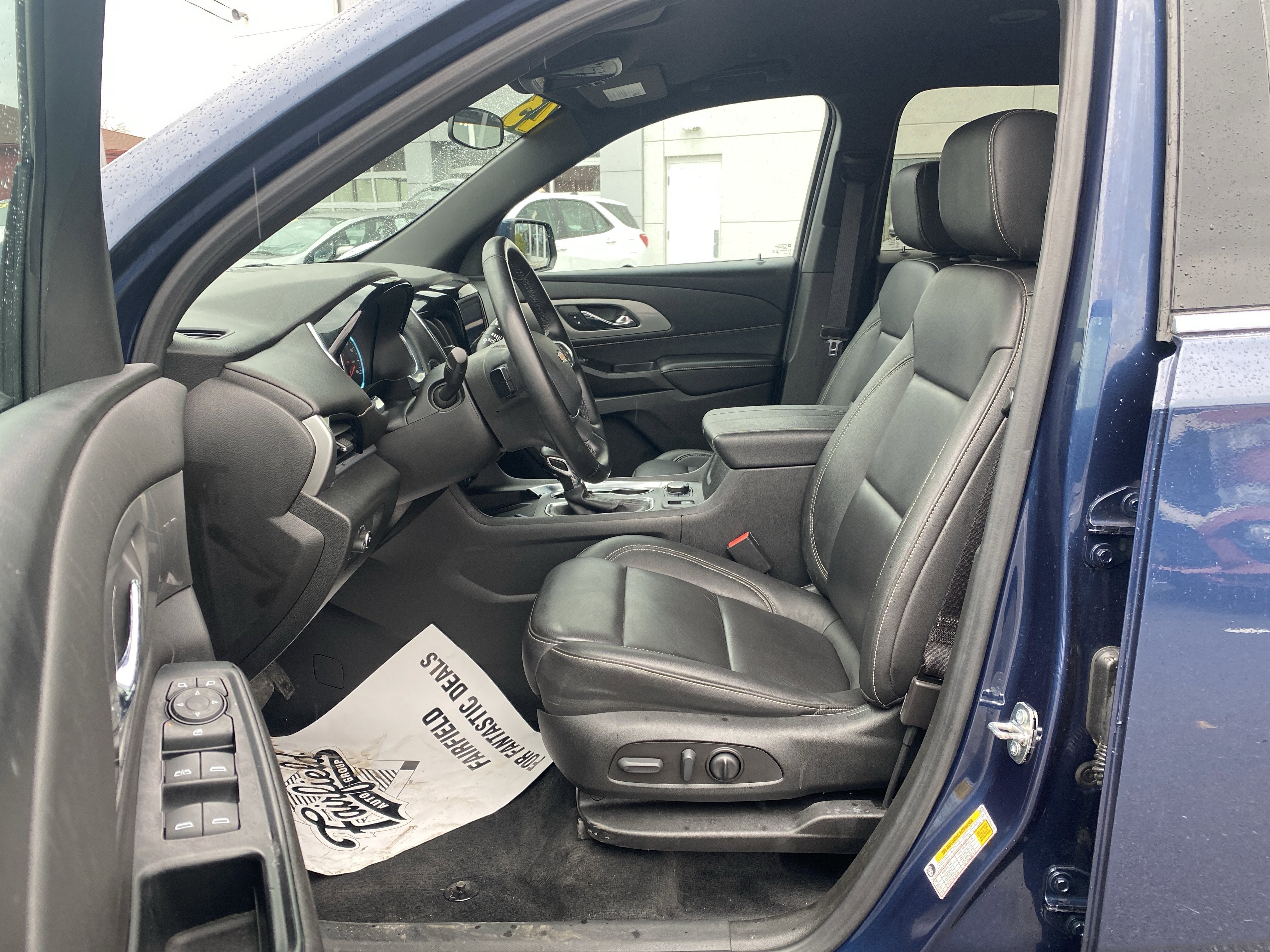 2023 Chevrolet Traverse LT Leather
