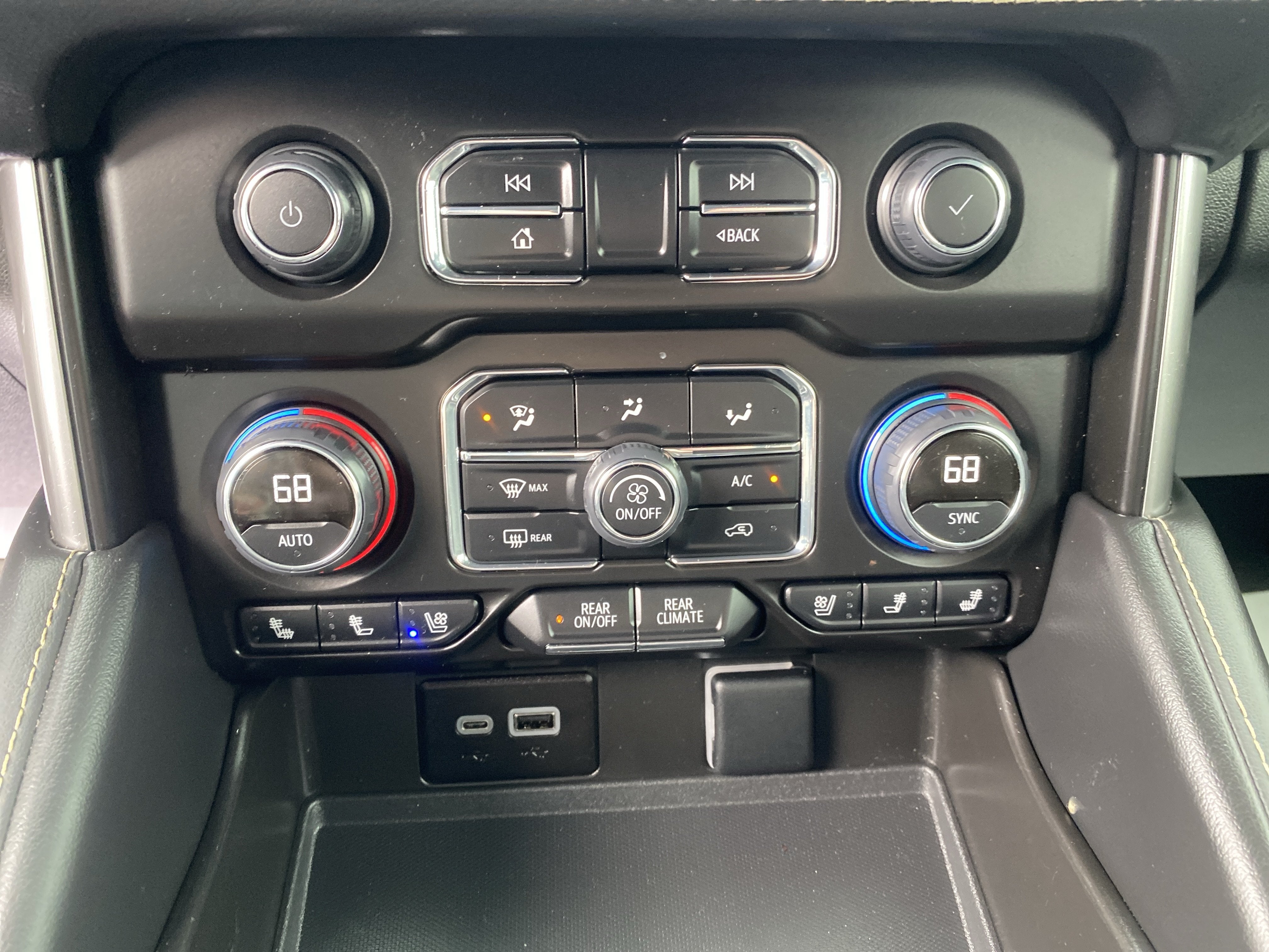 2024 Chevrolet Tahoe Premier