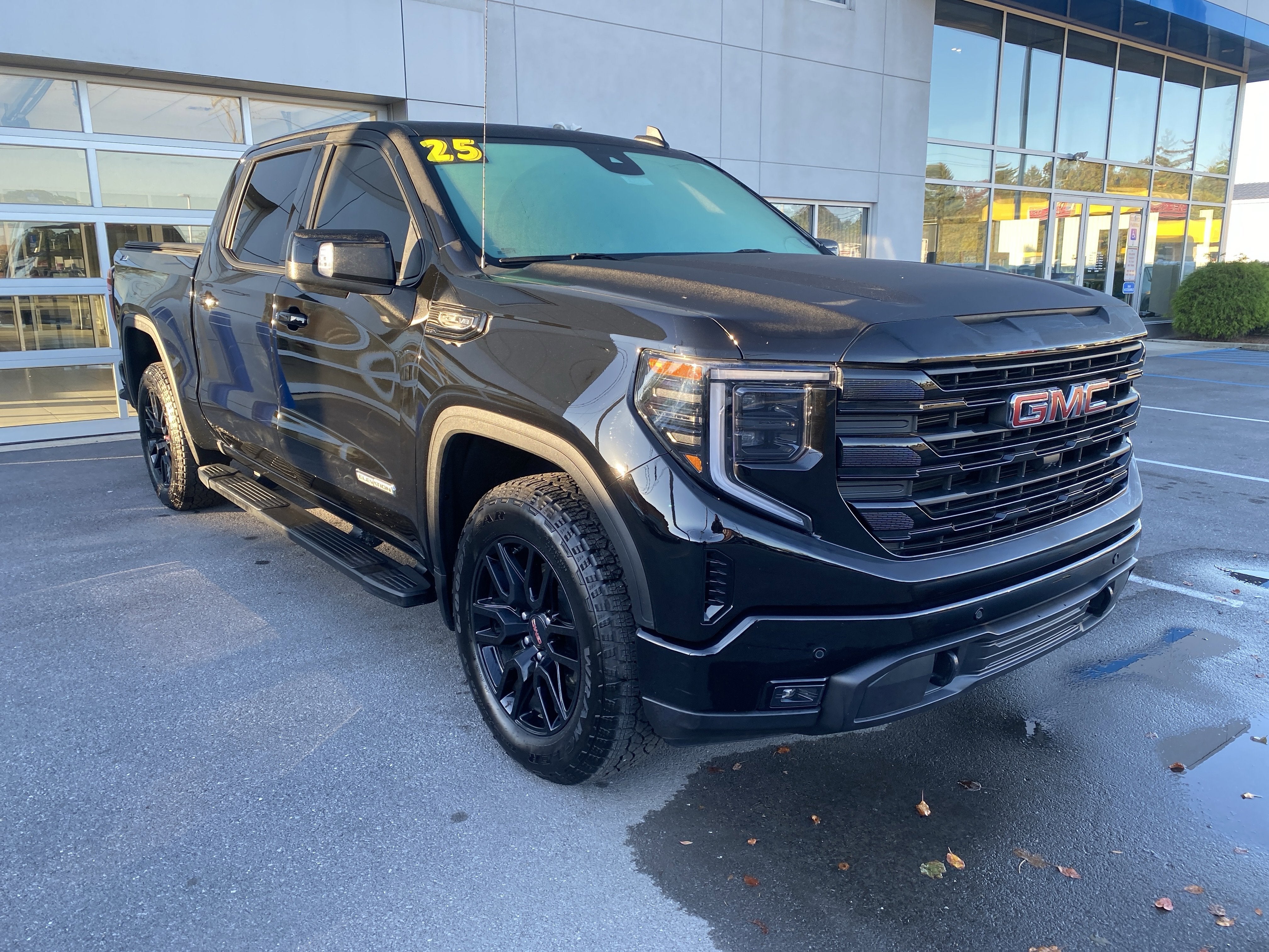 2025 GMC Sierra 1500 Elevation