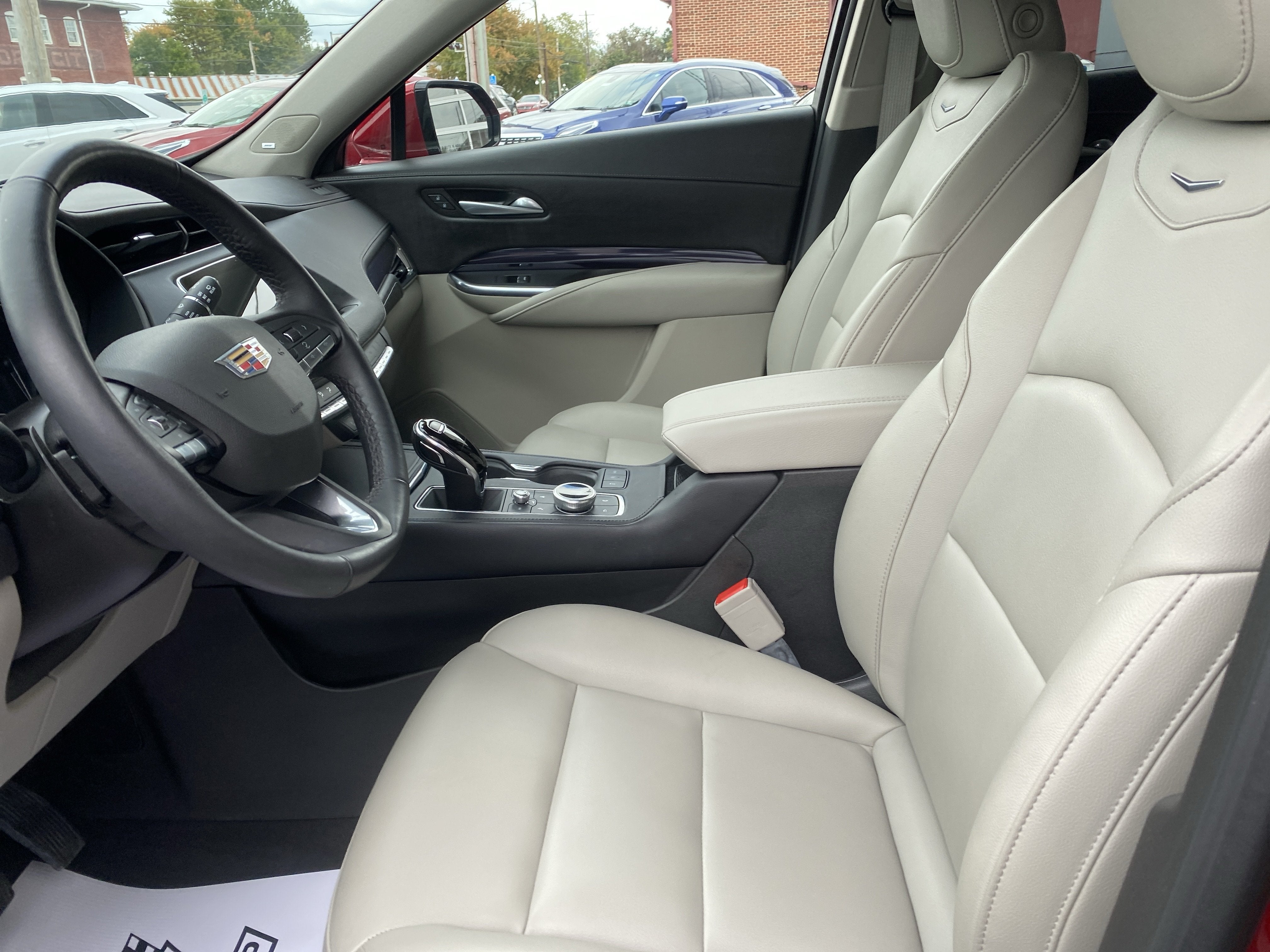 2023 Cadillac XT4 Luxury