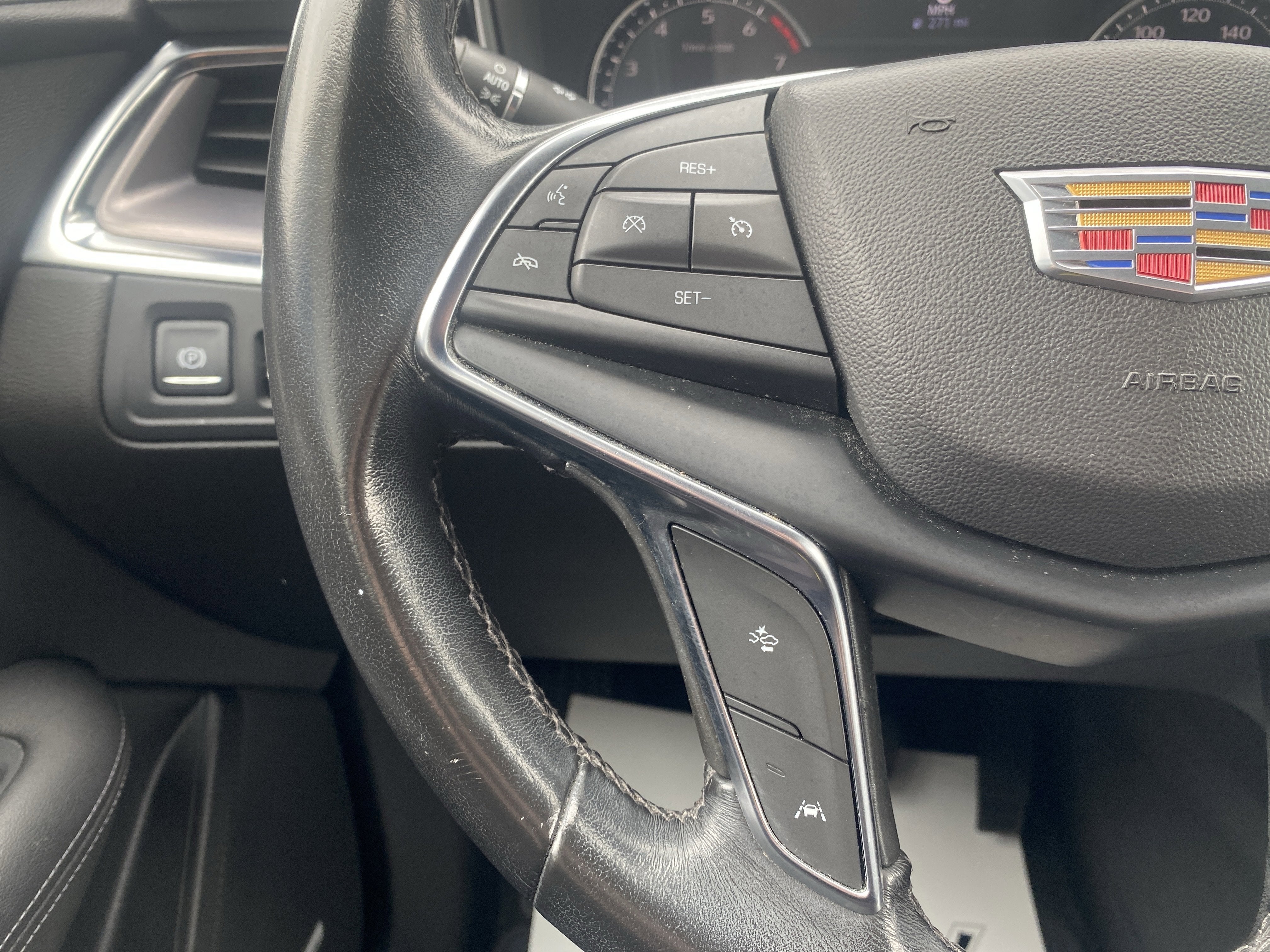 2023 Cadillac XT5 Luxury