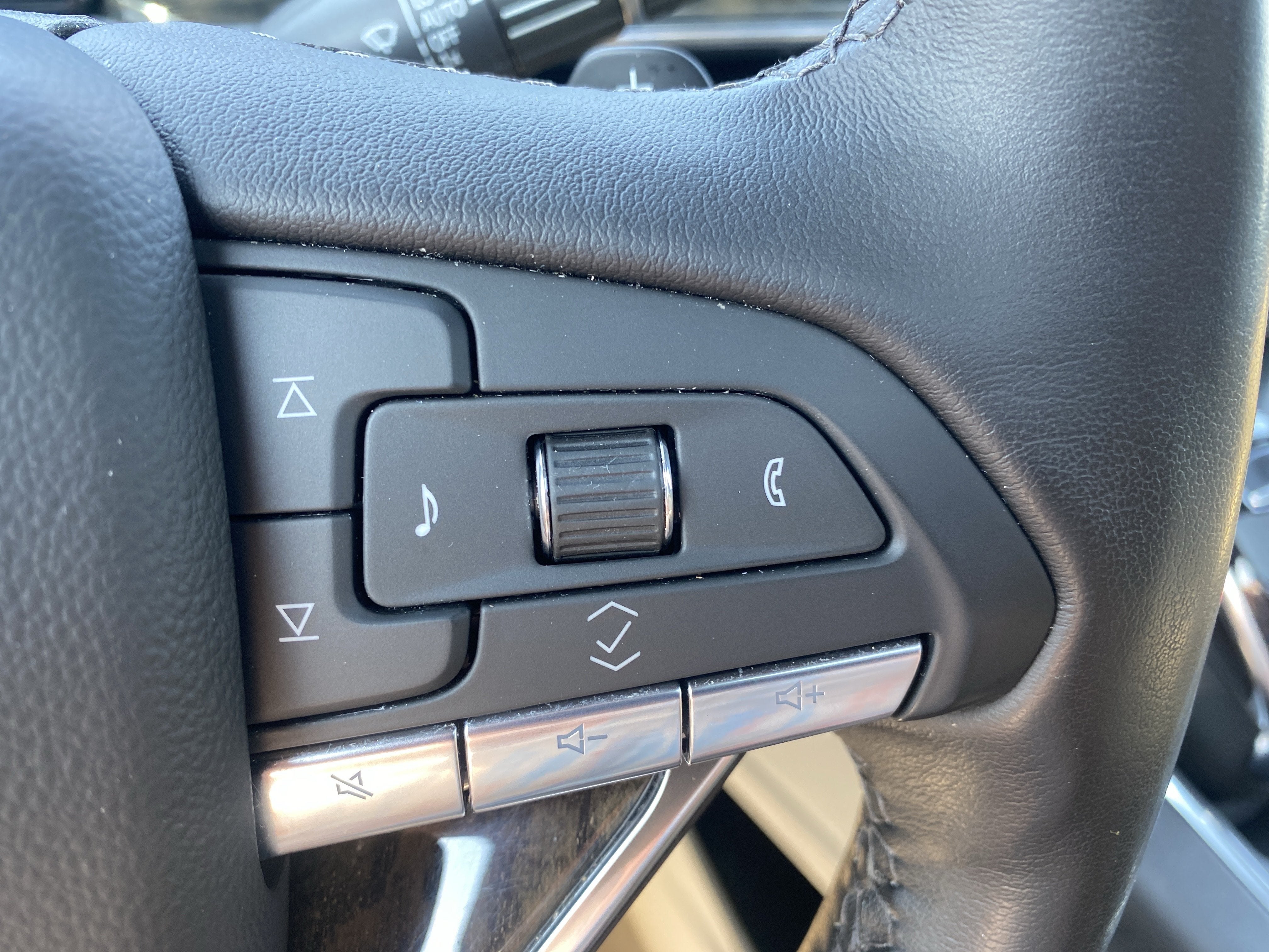 2024 Cadillac Escalade ESV Premium Luxury