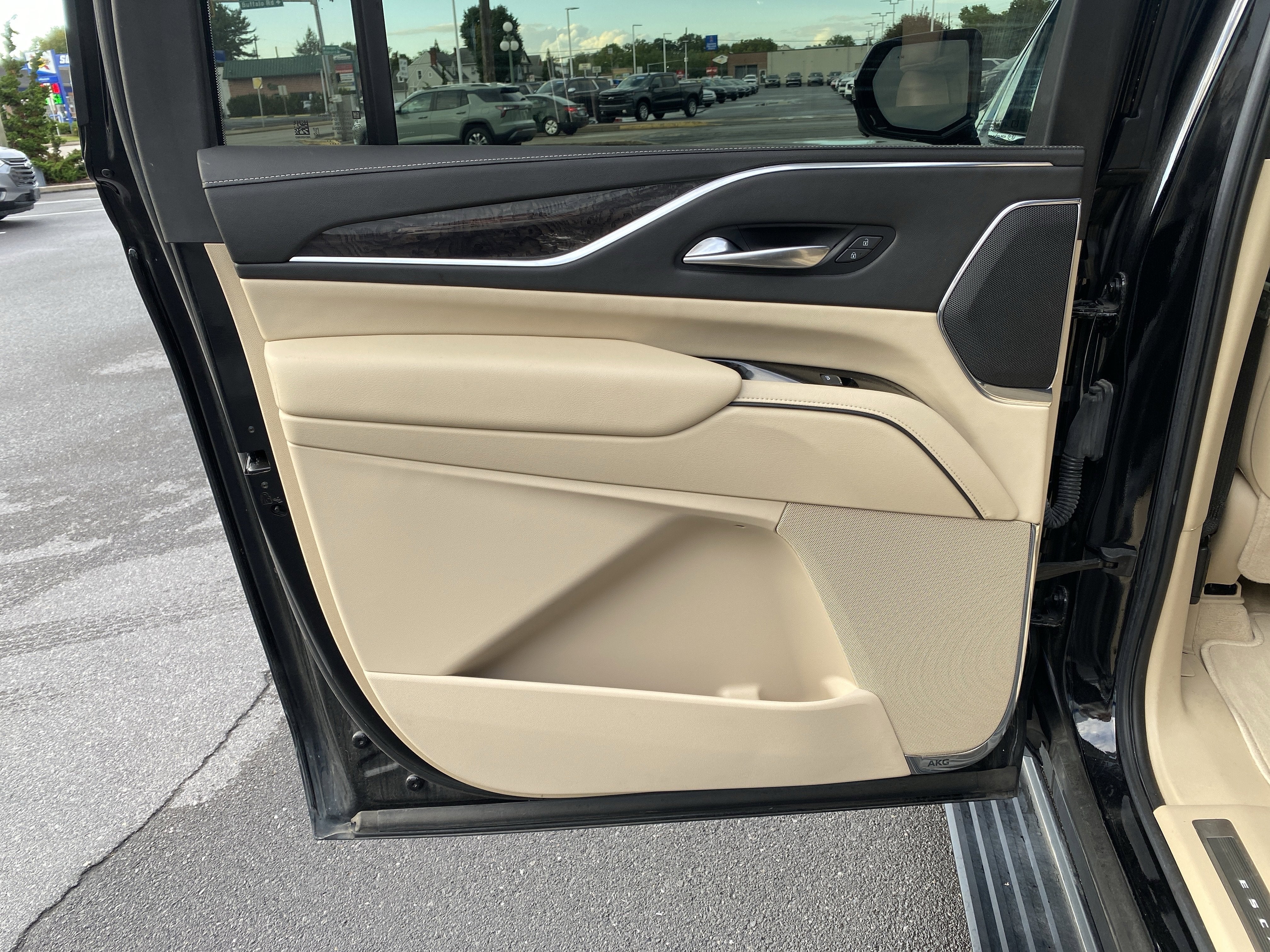 2022 Cadillac Escalade ESV Premium Luxury