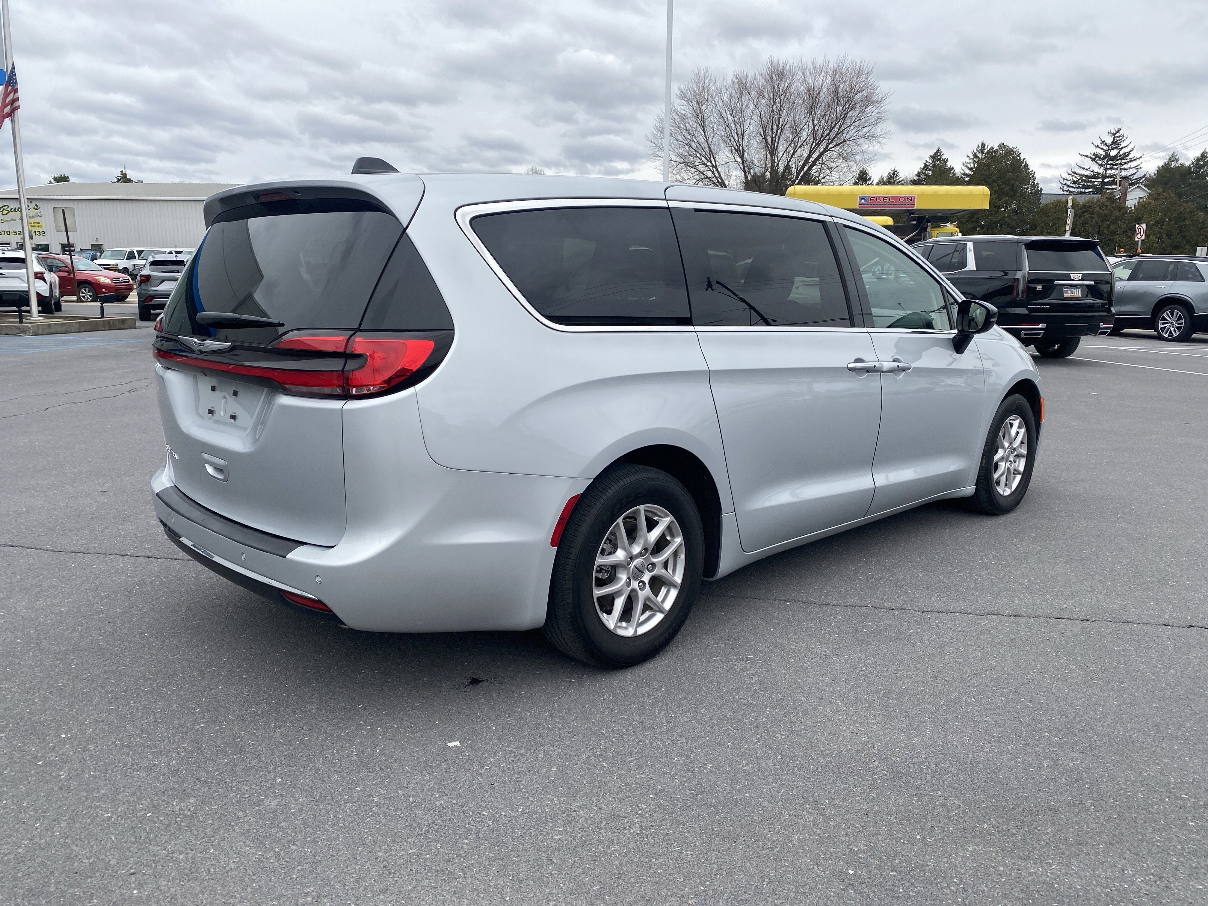 2024 Chrysler Pacifica Touring L