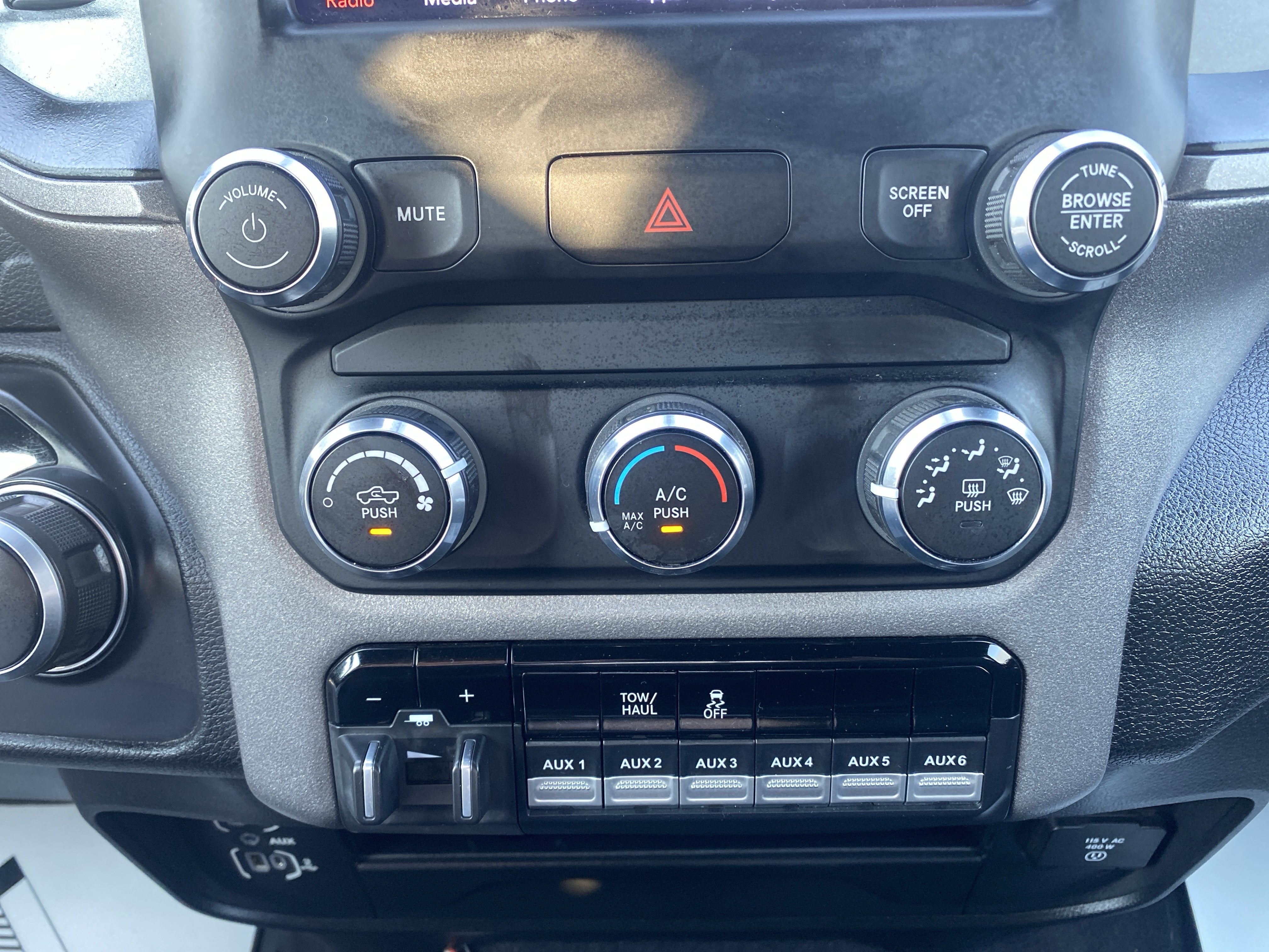 2021 RAM 2500 Tradesman Crew Cab 4x4 6'4" Box
