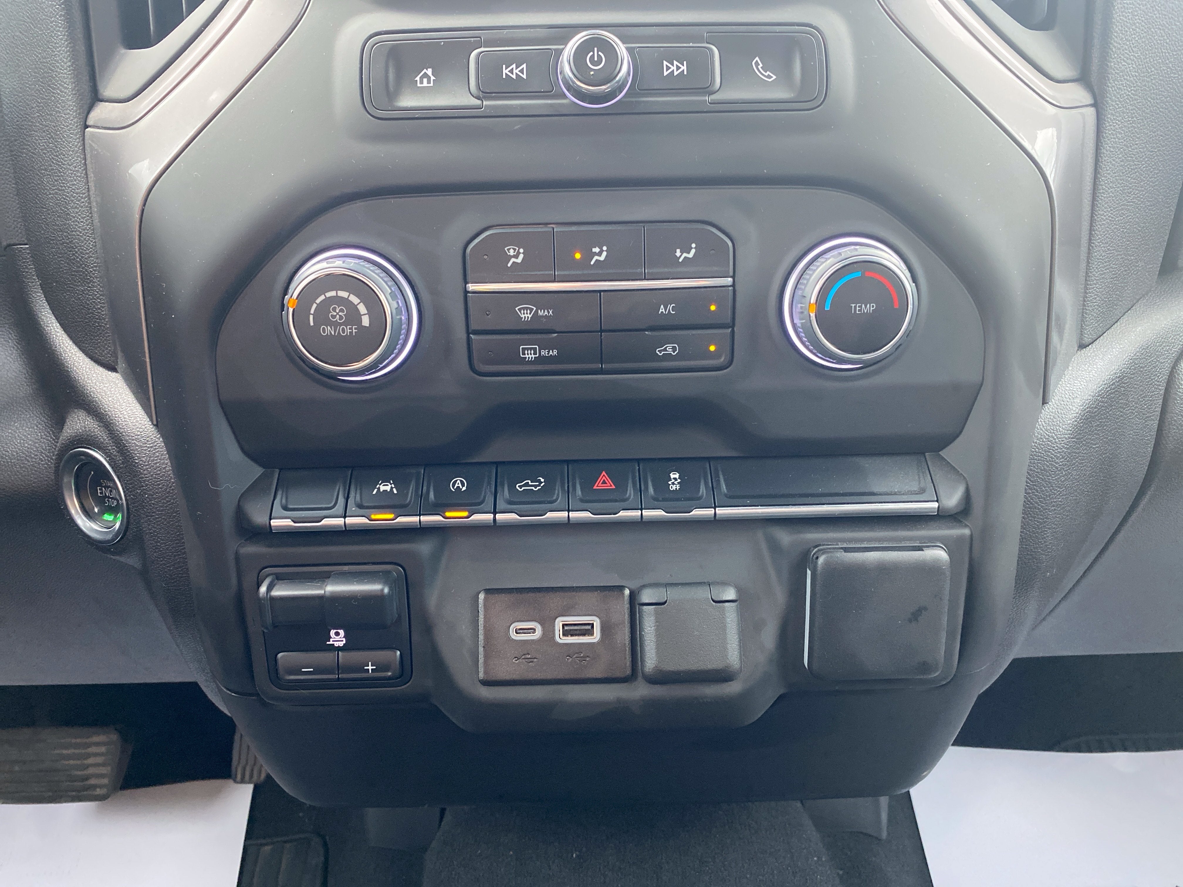 2025 Chevrolet Silverado 1500 Custom