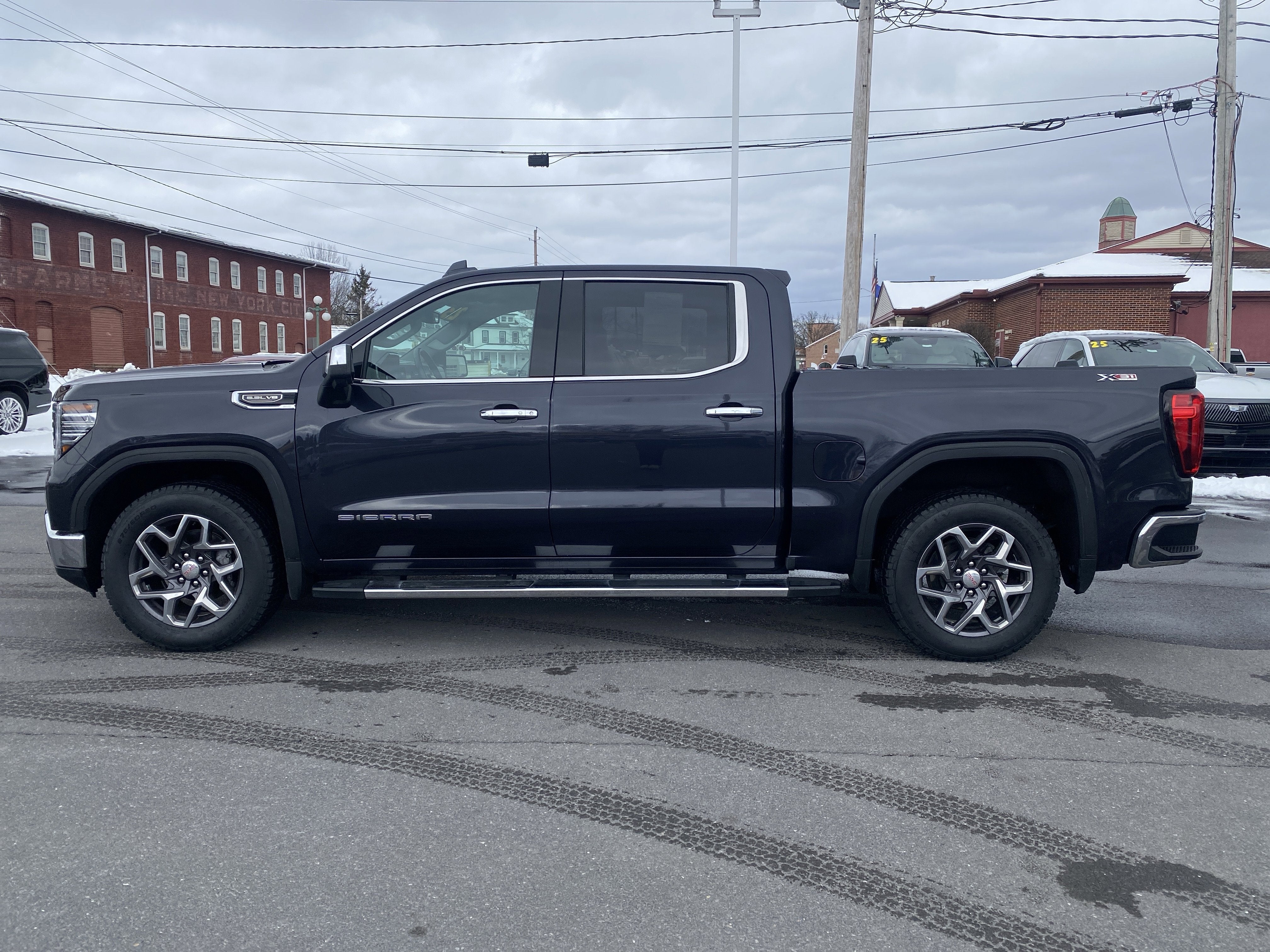 2023 GMC Sierra 1500 SLT
