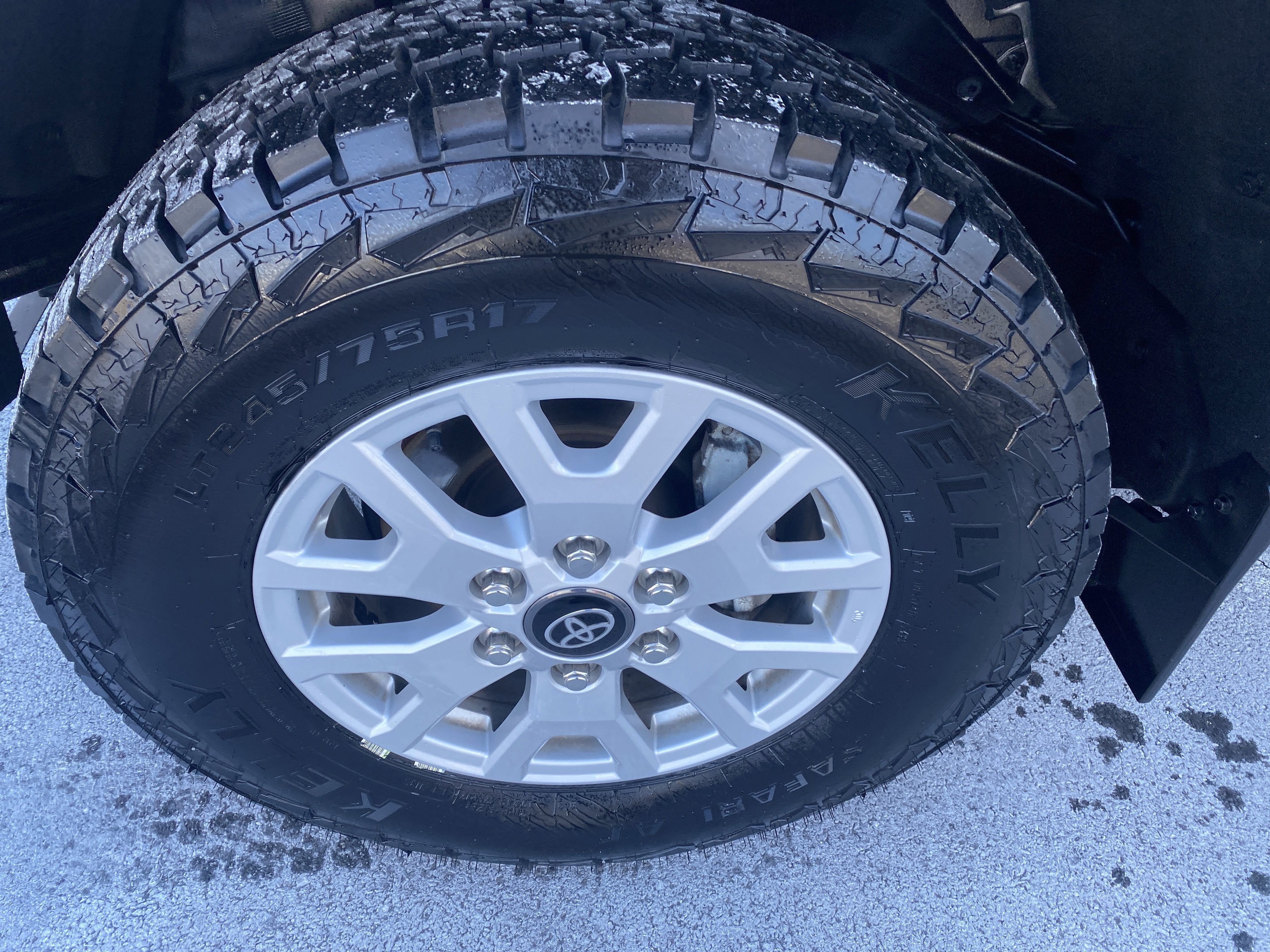 2024 Toyota Tacoma 4WD SR5