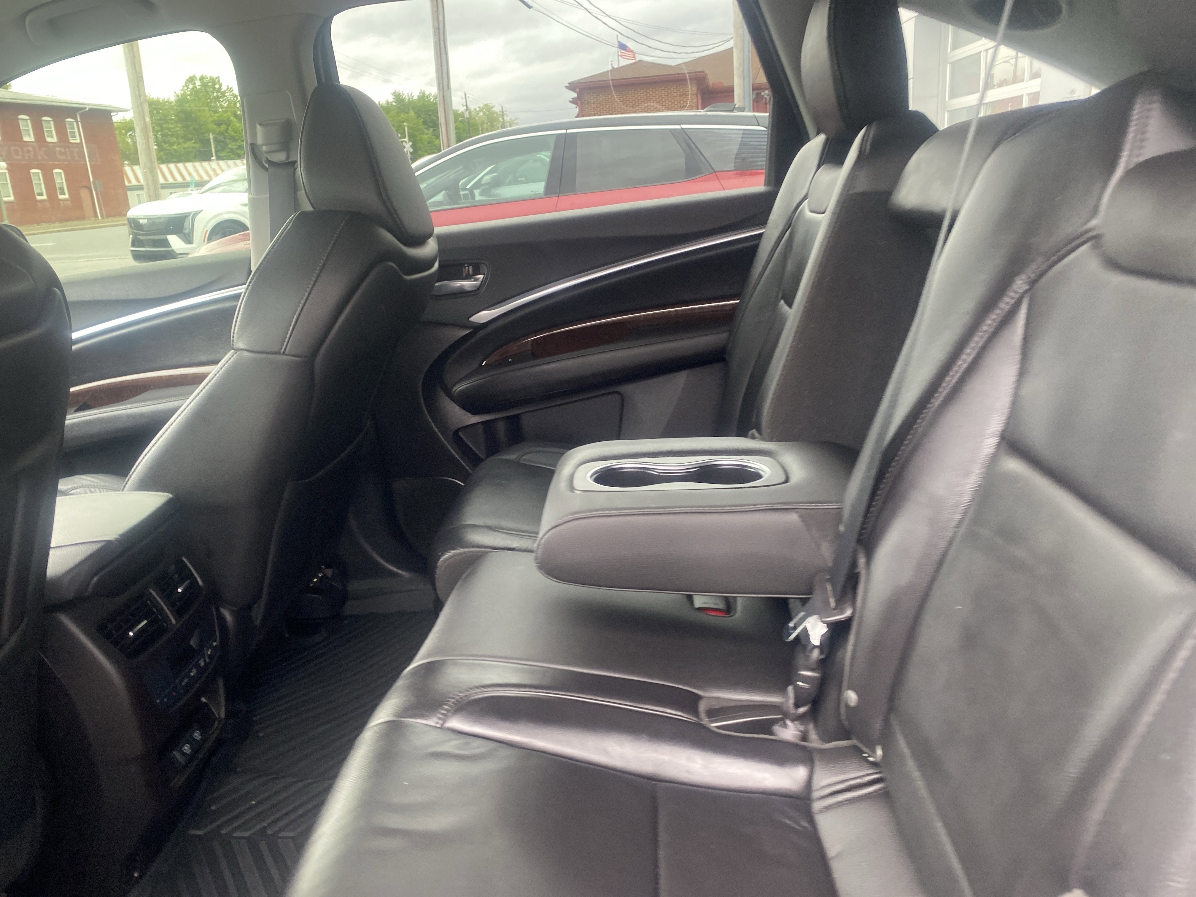2017 Acura MDX w/Technology Package