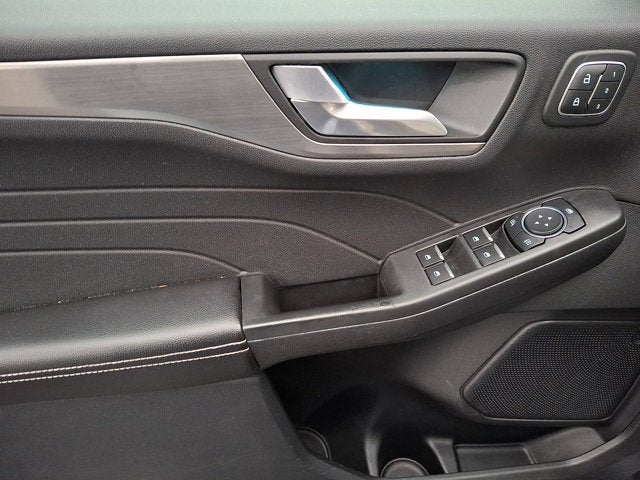 2022 Ford Escape Titanium Hybrid