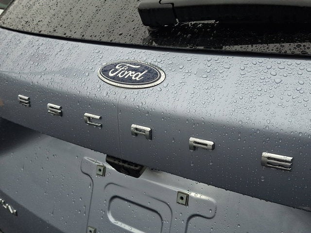 2022 Ford Escape Titanium Hybrid