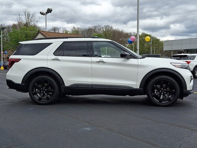 2022 Ford Explorer ST-Line
