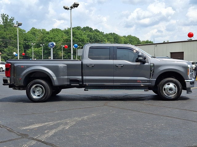 2023 Ford Super Duty F-350 DRW LARIAT