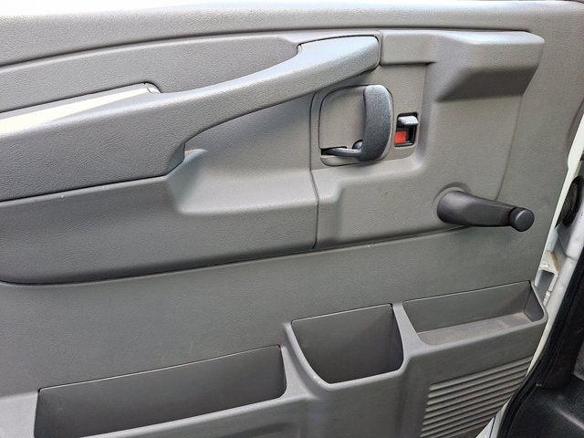 2011 Chevrolet Express Commercial Cutaway Work Van