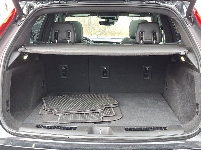 2022 Cadillac XT4 AWD Premium Luxury